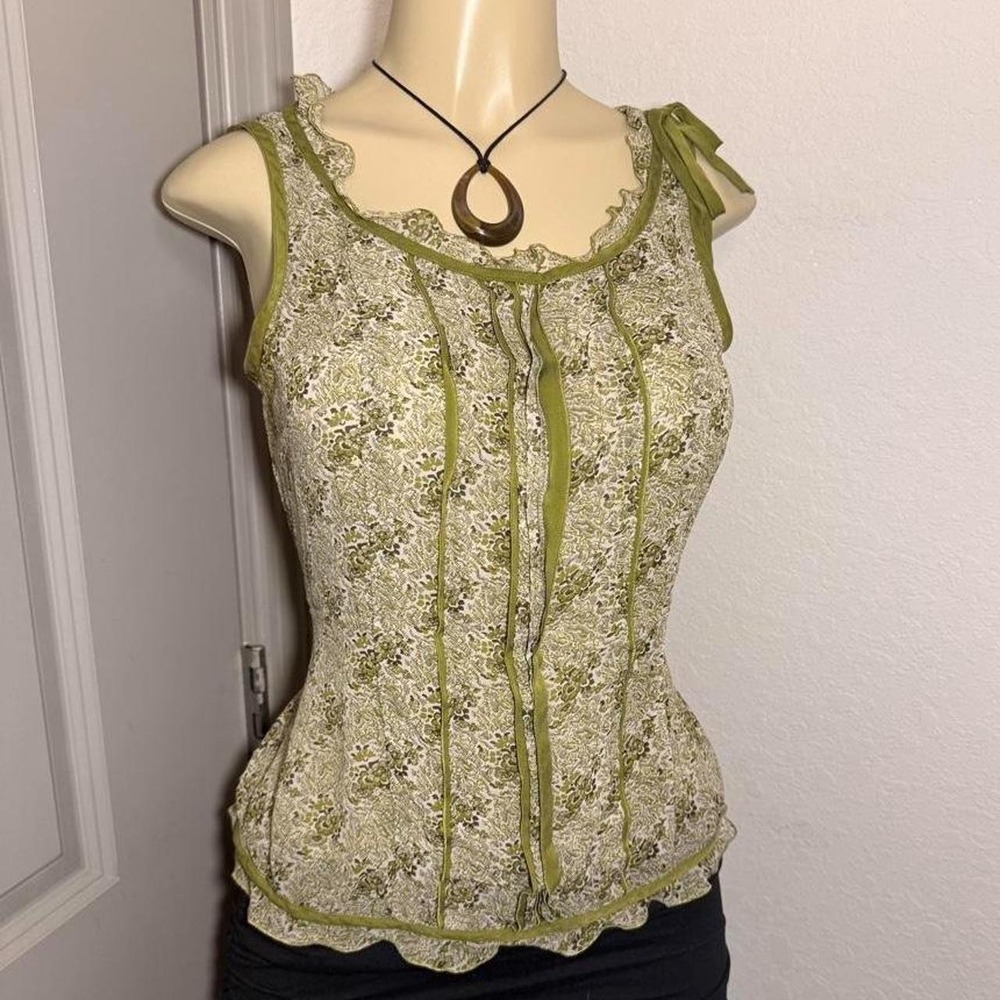 Gorgeous Ann Taylor green floral blouse with semi sheer fabric